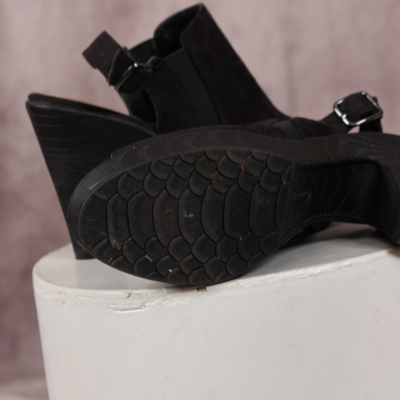 🌼 3/$25 sole Sensibility Black Platform Heel - Picture 6 of 7